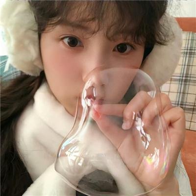 窗户上的阴影